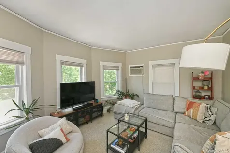 163/165 Lincoln Avenue Rockville Centre NY 11570