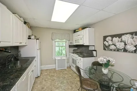163/165 Lincoln Avenue Rockville Centre NY 11570