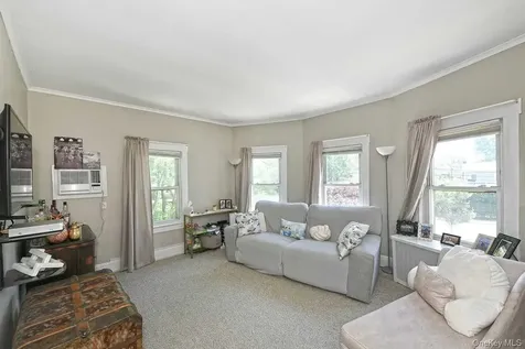 163/165 Lincoln Avenue Rockville Centre NY 11570
