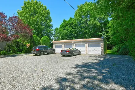 163/165 Lincoln Avenue Rockville Centre NY 11570