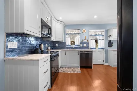 2389 Lindy Road Westbury NY 11590