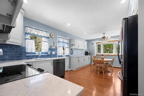 2389 Lindy Road Westbury NY 11590