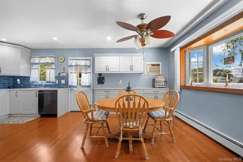 2389 Lindy Road Westbury NY 11590