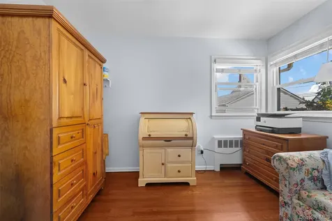 2389 Lindy Road Westbury NY 11590