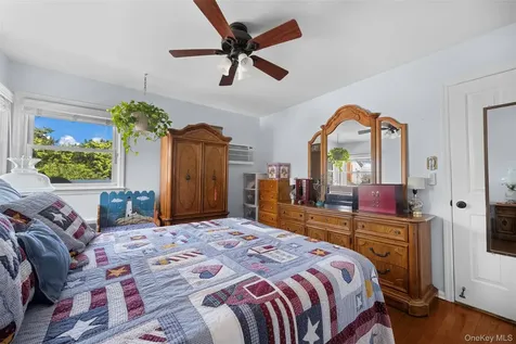 2389 Lindy Road Westbury NY 11590