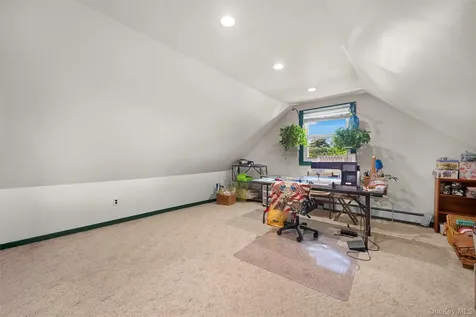 2389 Lindy Road Westbury NY 11590