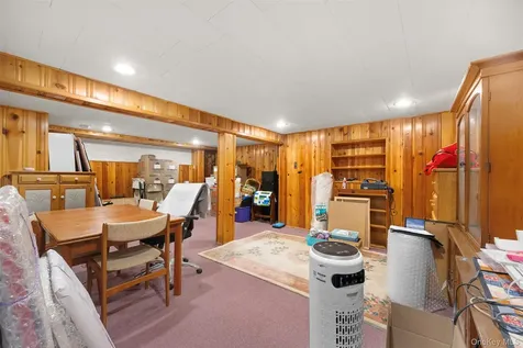 2389 Lindy Road Westbury NY 11590