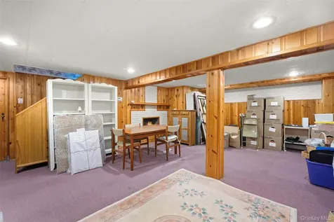2389 Lindy Road Westbury NY 11590