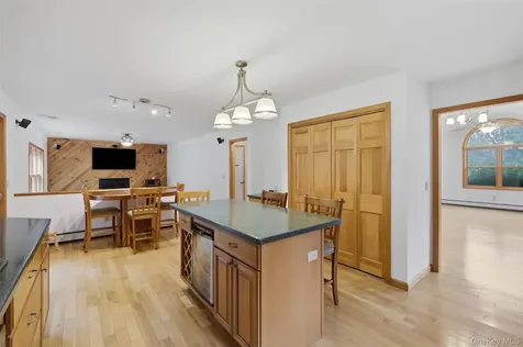515 Samsonville Road Kerhonkson NY 12446