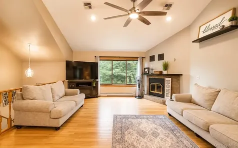 383 Route 32 Woodbury NY 10917