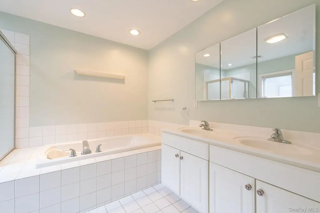 879 Heritage Hills Somers NY 10589