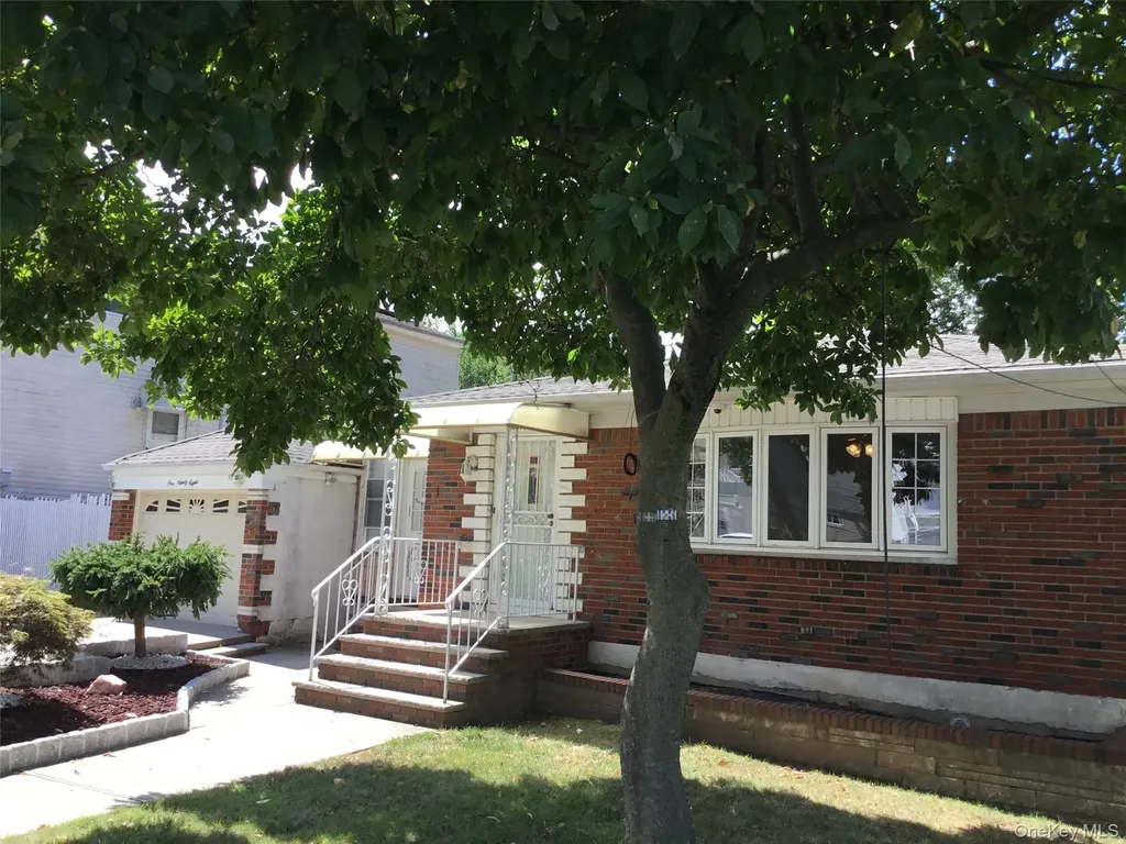 198 Clermont Place Staten Island NY 10314