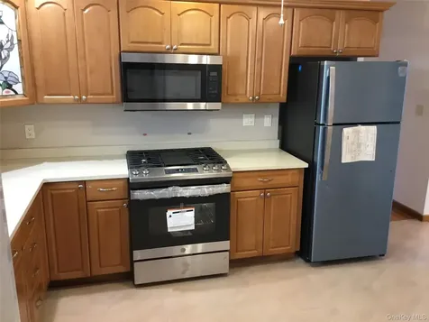 198 Clermont Place Staten Island NY 10314