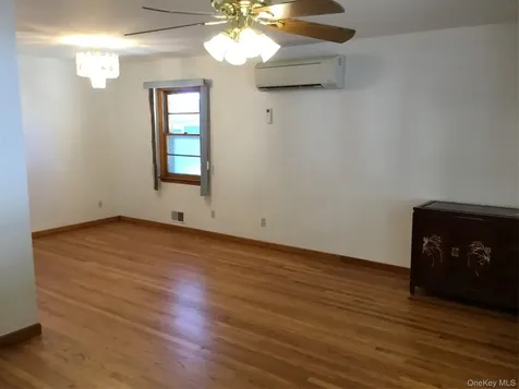 198 Clermont Place Staten Island NY 10314