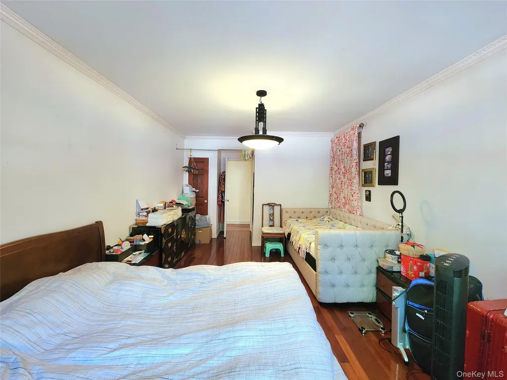 143-07 Sanford Avenue Flushing NY 11355