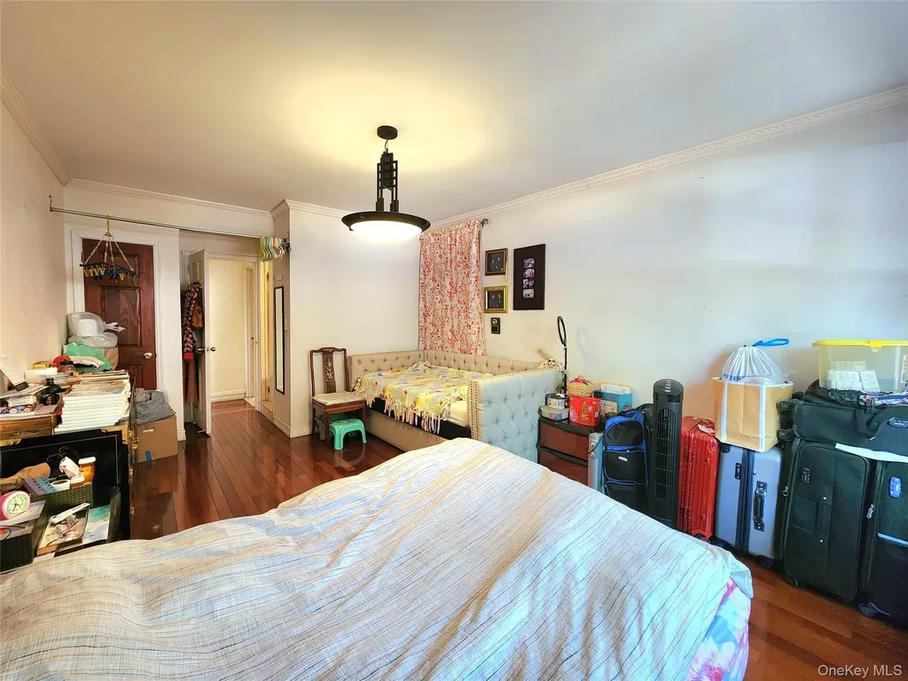 143-07 Sanford Avenue Flushing NY 11355