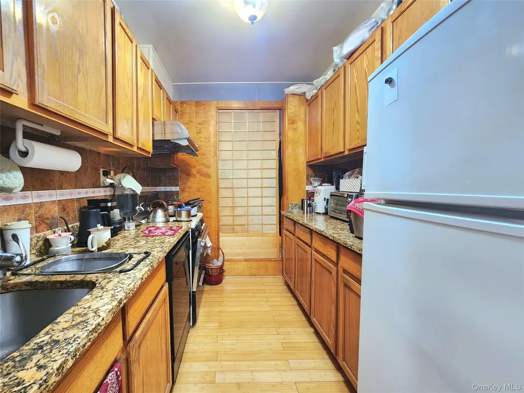 143-07 Sanford Avenue Flushing NY 11355