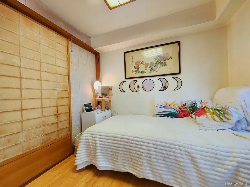 143-07 Sanford Avenue Flushing NY 11355