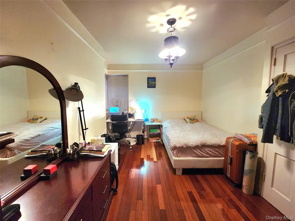 143-07 Sanford Avenue Flushing NY 11355