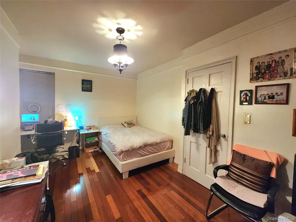 143-07 Sanford Avenue Flushing NY 11355