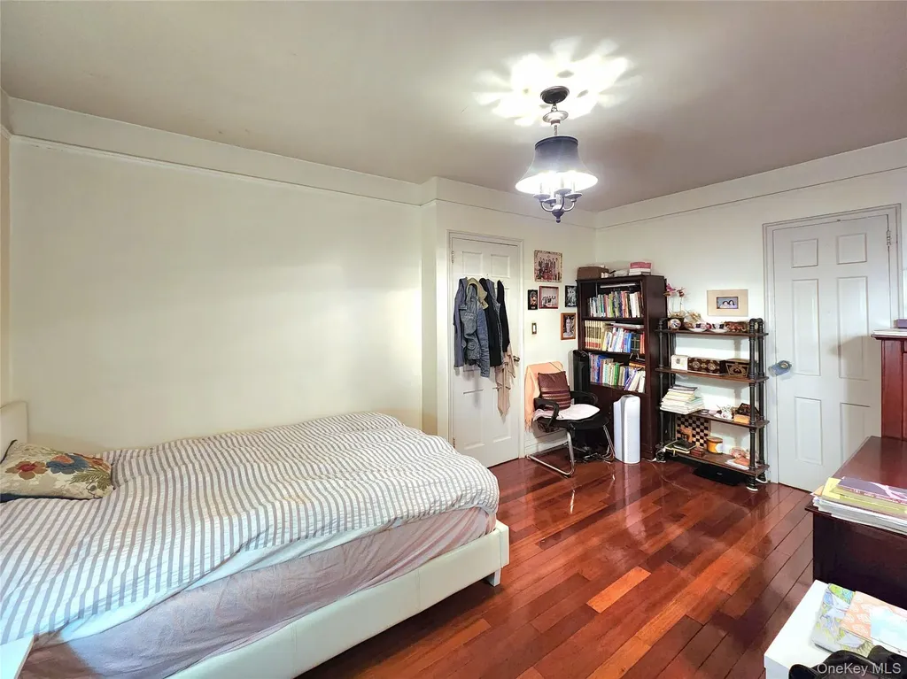 143-07 Sanford Avenue Flushing NY 11355