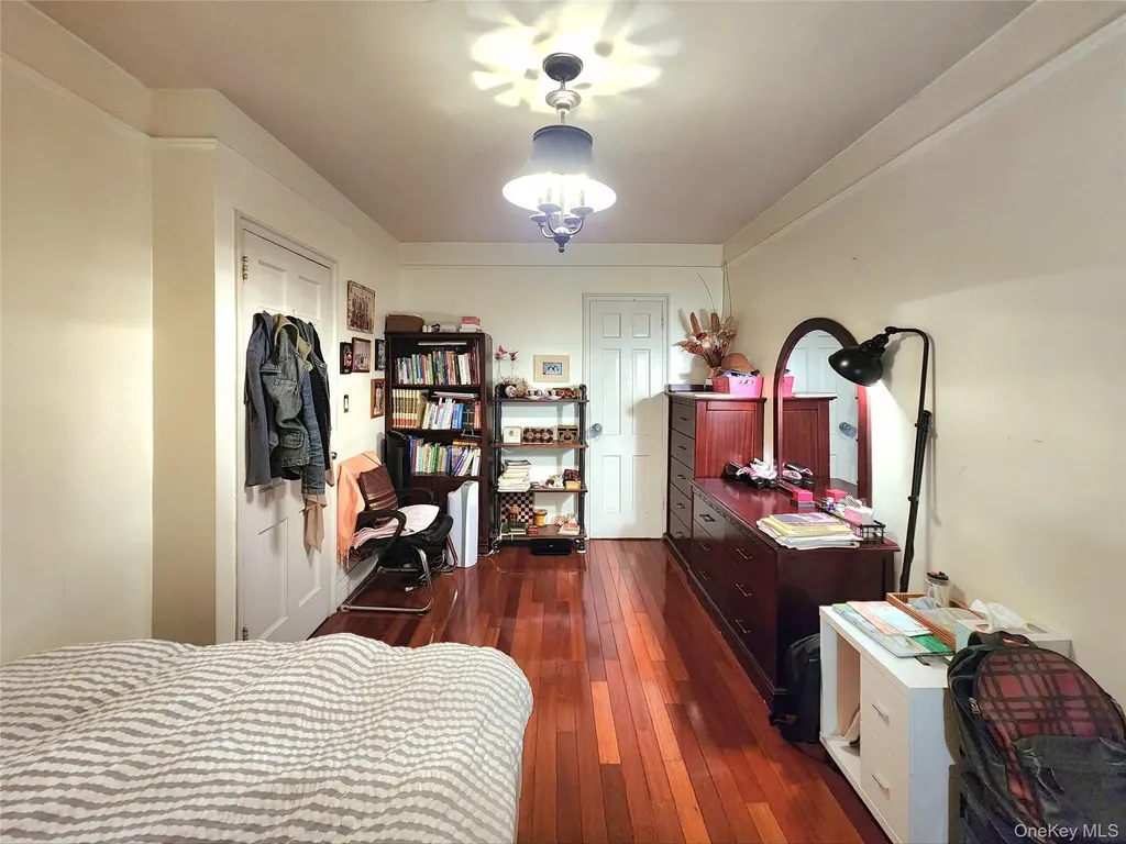 143-07 Sanford Avenue Flushing NY 11355