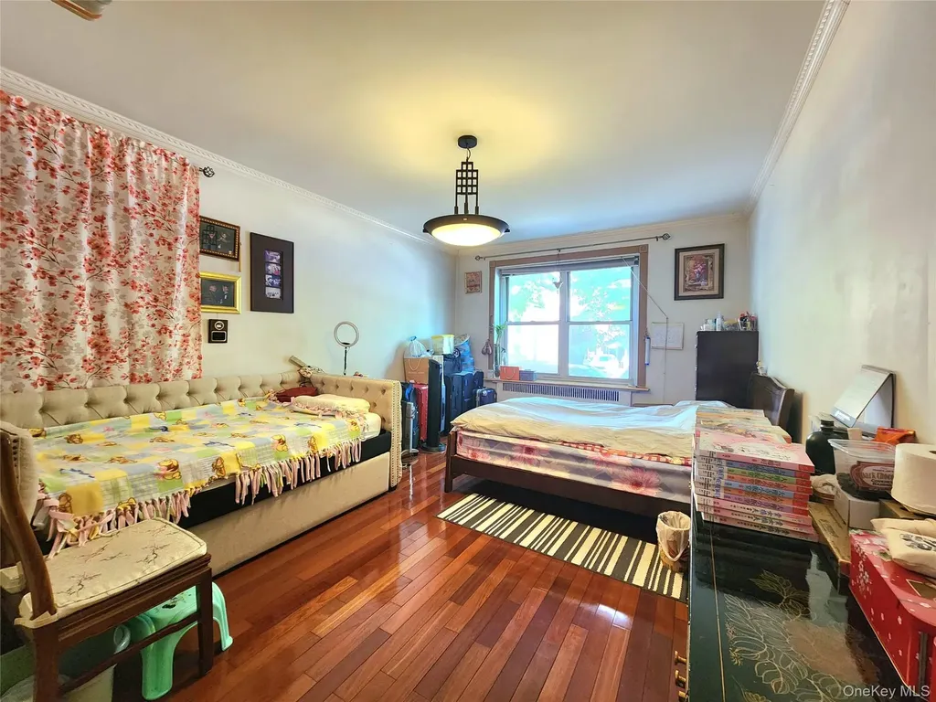 143-07 Sanford Avenue Flushing NY 11355