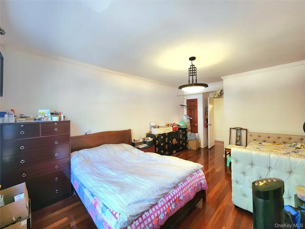 143-07 Sanford Avenue Flushing NY 11355