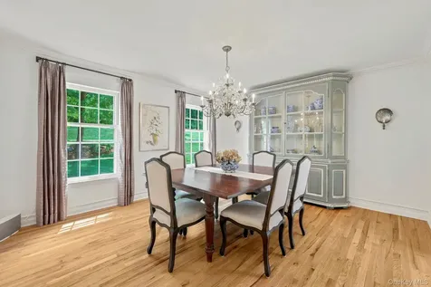 629 Scarborough Road Briarcliff Manor NY 10510
