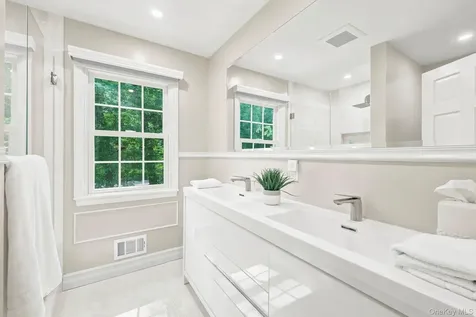 629 Scarborough Road Briarcliff Manor NY 10510