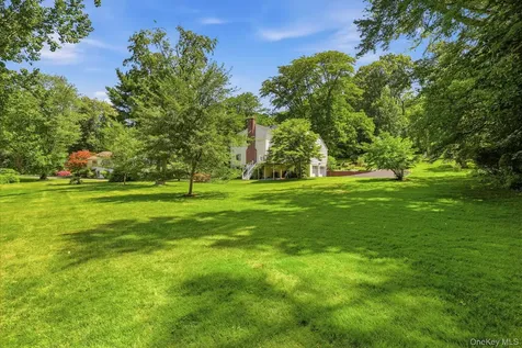 629 Scarborough Road Briarcliff Manor NY 10510
