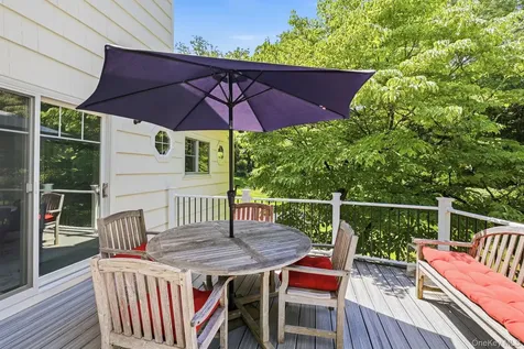 629 Scarborough Road Briarcliff Manor NY 10510