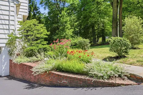 629 Scarborough Road Briarcliff Manor NY 10510
