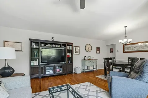 200 Lexington Avenue Oyster Bay NY 11771