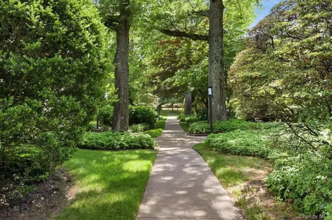 200 Lexington Avenue Oyster Bay NY 11771