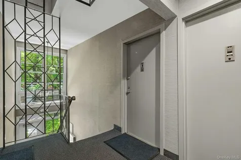 200 Lexington Avenue Oyster Bay NY 11771