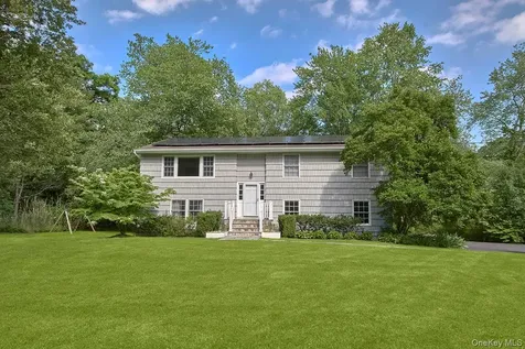 9 Oak Hill Road Chappaqua NY 10514