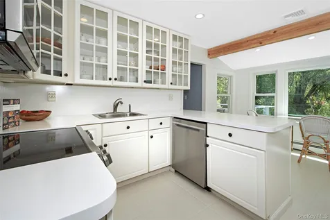 9 Oak Hill Road Chappaqua NY 10514