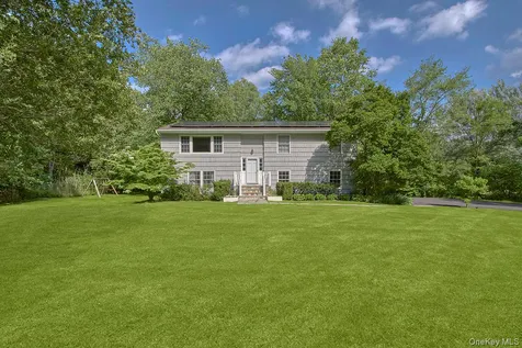 9 Oak Hill Road Chappaqua NY 10514