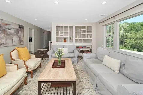 9 Oak Hill Road Chappaqua NY 10514