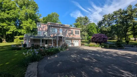 11 Dyckman Drive Mohegan Lake NY 10547
