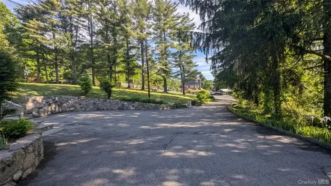 11 Dyckman Drive Mohegan Lake NY 10547
