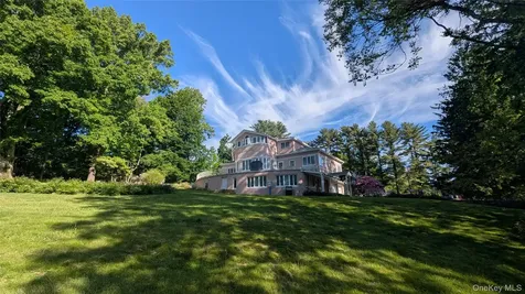 11 Dyckman Drive Mohegan Lake NY 10547