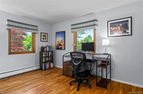 6 Barry Court Valley Cottage NY 10989