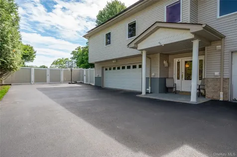 6 Barry Court Valley Cottage NY 10989
