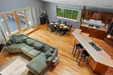 6 Barry Court Valley Cottage NY 10989