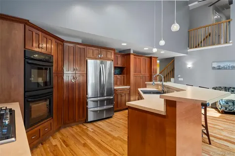 6 Barry Court Valley Cottage NY 10989