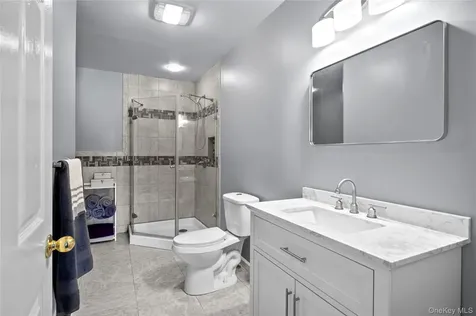6 Barry Court Valley Cottage NY 10989