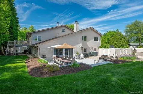 6 Barry Court Valley Cottage NY 10989