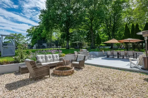 6 Barry Court Valley Cottage NY 10989